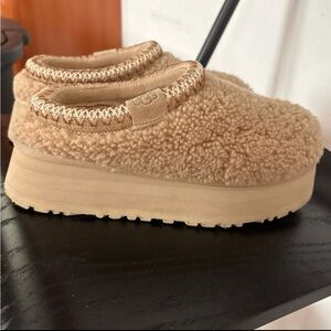 UGG Tazz maxi curly genuine Sherling  platform Plush Slip-Ons sz 5